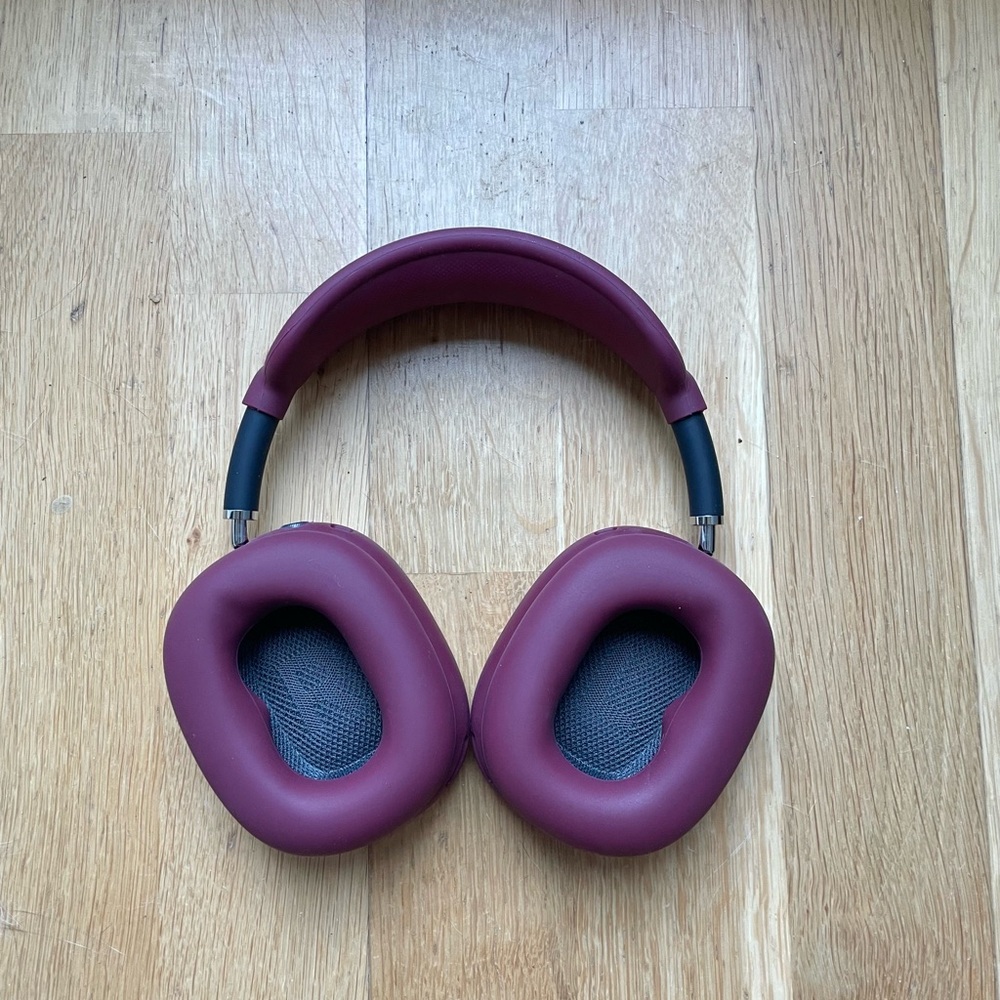 Apple AirPods Max over ear Headphones - black, Burgundy